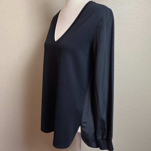Vince Knit Silky V Neck Blouse Sweater - Picture 6 of 12